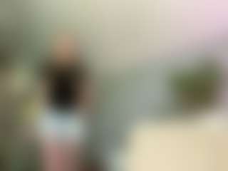 Live cam show with LaraeThurrell - Joi on xDating