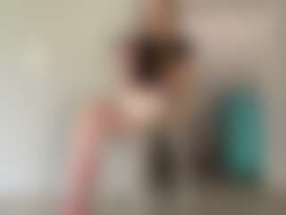LaraeThurrell's Live Sex Cam Show
