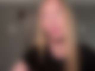 Live cam show with LaraeThurrell - Handjob on Fling VIP Chat