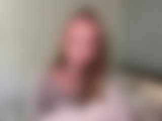 Live cam show with LaraeThurrell - Athletic Young Adult on CamwithHer