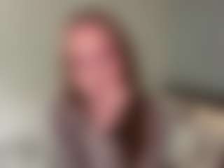 Live cam show with LaraeThurrell - Handjob on madthumbs