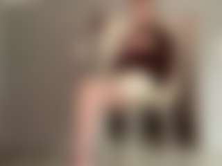 Live cam show with LaraeThurrell - Joi on Camsoda