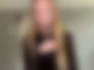 LaraeThurrell's Live Sex Cam Show