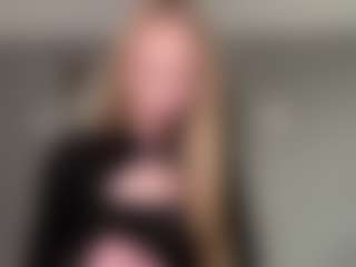 LaraeThurrell's Live Sex Cam Show