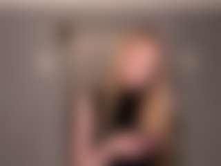 LaraeThurrell's Live Sex Cam Show