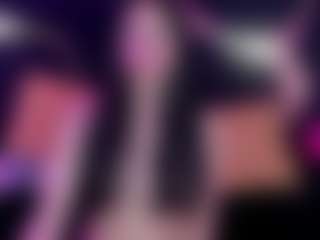 Live cam show with Luna - Brown Hair Teen (18+) on Livezox