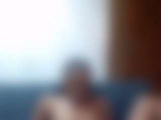 Live cam show with Longpussylipsxxx - Athletic MILF on intimatelivegirls.com