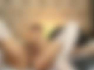 Live cam show with Carolyn foster - Facial on Camsoda