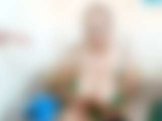 Live cam show with EbonyBlooom69 - Middle Aged on Camsoda