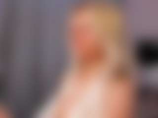 Live cam show with Bunny-Elsy - Blonde Hair on CamwithHer