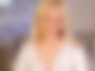 Live cam show with Bunny-Elsy - Blonde Hair College on Hubzter Live