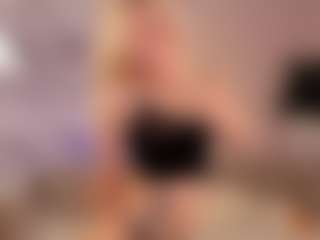 Live cam show with Bunny-Elsy - Camel Toe on madthumbs