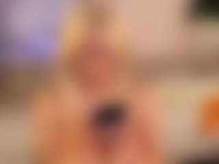 Live cam show with Bunny-Elsy - Moaning on Camsoda