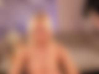 Live cam show with Bunny-Elsy - Blonde Hair Petite on Camsoda