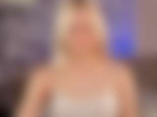 Live cam show with Bunny-Elsy - Lean on Camsoda