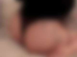 Live cam show with Bunny-Elsy - Upskirt on CamwithHer