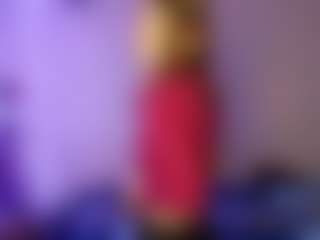 Live cam show with CherrieQuinalty - Upskirt on Milfs Live