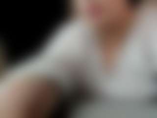 Live cam show with Florence - Fatpussy on CamwithHer