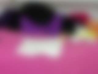 Live cam show with luciatemptation - Thin on AdultVida.com