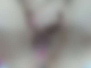 Live cam show with luciatemptation - Thin on StripNow