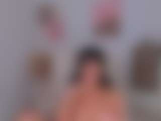 Live cam show with Sussan Eliot - Brown Hair Petite on slutload