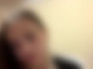 Live cam show with ElmaGrahn - Submissive on Gym Cam Girls
