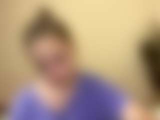 Live cam show with ElmaGrahn - Young Adult on Mixed Magazine Live