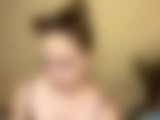 Live cam show with ElmaGrahn - Facial on Camsoda