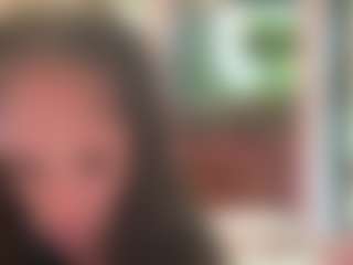 Live cam show with SaraLaw22 - Genital Piercings on Soda Cam