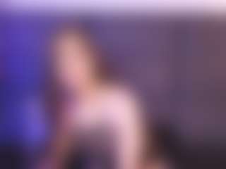 Live cam show with Ashley Monroee - Average on Gym Cam Girls