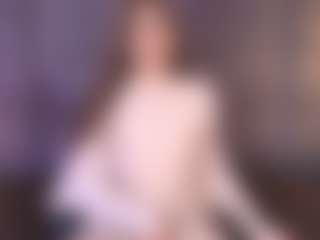 Live cam show with Ashley Monroee - Brown Eyes on Livezox