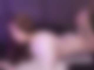 Live cam show with Ashley Monroee - Spank on Milfs Live