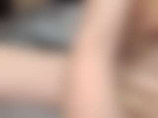 Live-Cam-Show mit BlondeBootyCutie - Blue Eyes auf Camsoda
