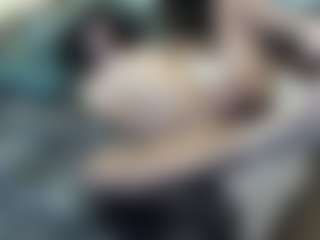 Show in cam erotica live di TrophyTroy