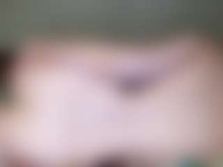 amandatrieshard's Live Sex Cam Show