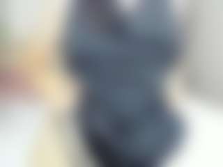 Live cam show with Lilli - Camel Toe on CamwithHer