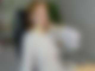 Live cam show with Lilli - Athletic Young Adult on Soda Cam