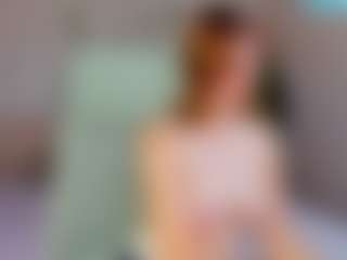 Live cam show with Lilli - Upskirt on eurowanks.com