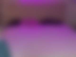 Live cam show with Lilli - Deepthroat on Camsoda