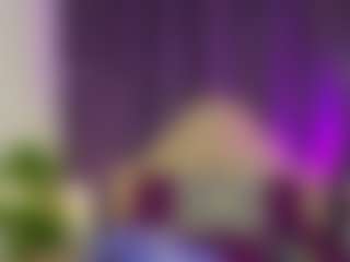 Live cam show with MadamMoreau - Striptease MILF on luckytryst.com