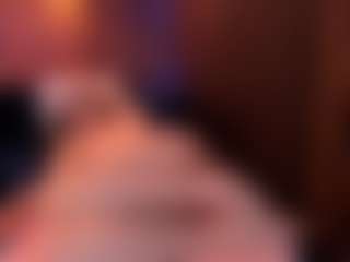 Live cam show with Emma-caarter - Shaved Pussy on Camsoda