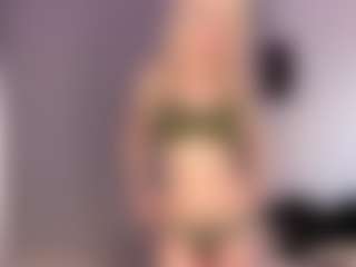 Live cam show with Veta - Blonde Hair Petite on Hubzter Live