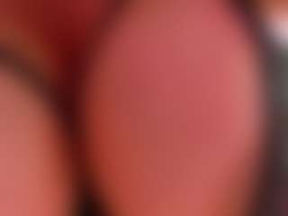 Live cam show with NaomiiEvans - MILF on SpunkLive