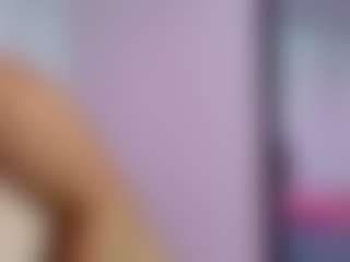 Live cam show with NaomiiEvans - Brown Hair MILF on LiveSexCams6