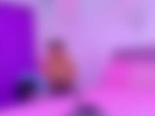 Live cam show with NaomiiEvans - Skinny MILF on CSO-WL