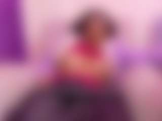 Live cam show with NaomiiEvans - Middle Aged on makecum.org