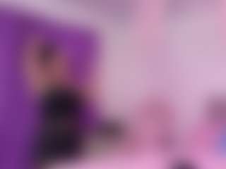 Live cam show with NaomiiEvans - Twerk on Livezox