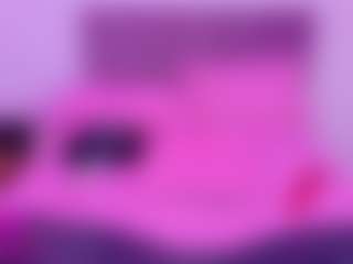 Live cam show with NaomiiEvans - Middle Aged on Camsoda