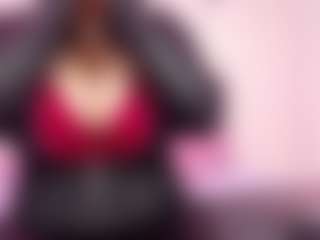 Live cam show with NaomiiEvans - College MILF on Camming Site