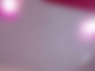 Live cam show with NaomiiEvans - Skinny MILF on SinfulBabes